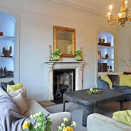 Royal Parade Apartment