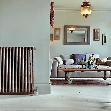 Royal Parade Apartman *